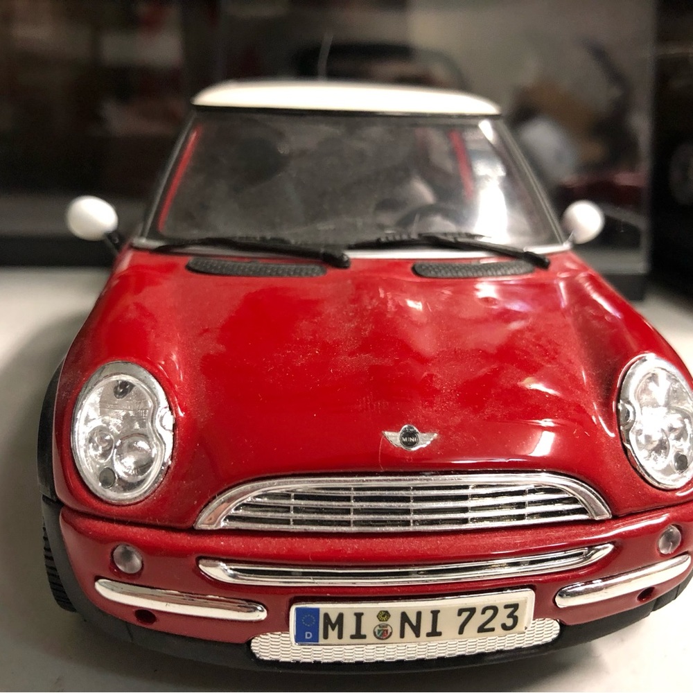 USED Maisto Mini Cooper 1:18 DIECAST Special Edition RED W/sunroof 2003